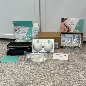 Basically new Willow Pump 3.0!Comes with reusable milk containers and carry bag